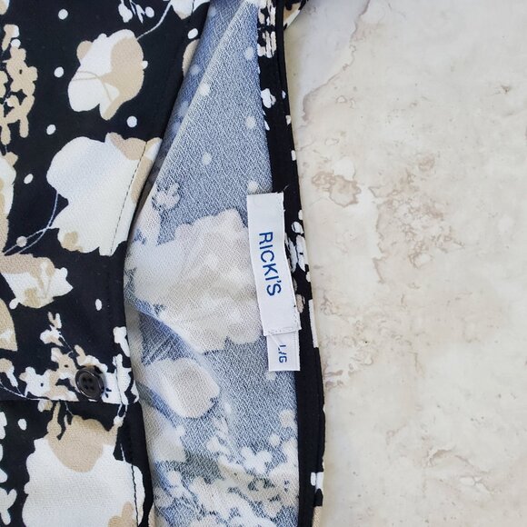 Shorts Denver Hayes Size 12 | Shirt Ricki's Size Large - Picture 6 of 7